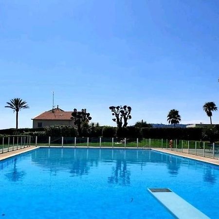 Spacieux F2 Climatise Vue Mer, Piscine Et Parking Antibes Exterior foto